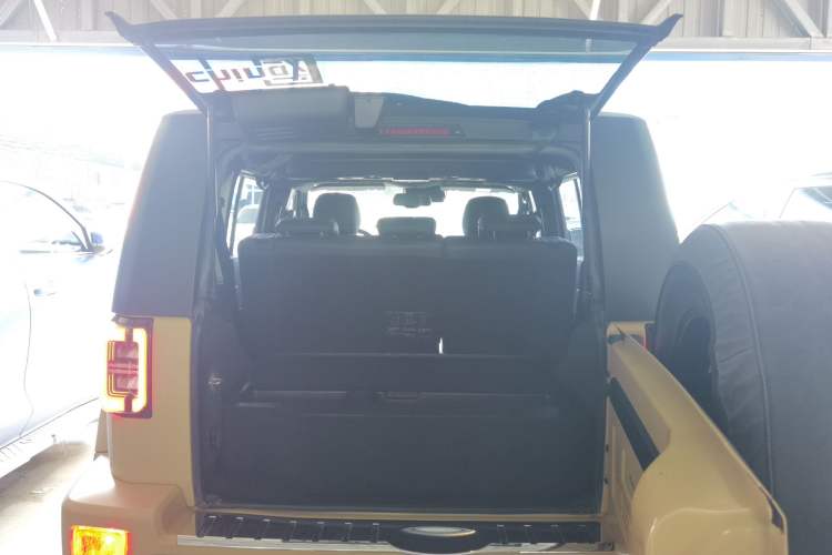 Used BAIC Off-Road BJ40 2019 2.3T Automatic Four-Wheel Drive Ring the Tower Champion Edition China VI Trunk