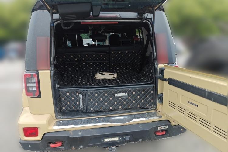 Used BAIC Off-Road BJ40 2019 2.3T Automatic Four-Wheel Drive Ring the Tower Champion Edition China VI Trunk