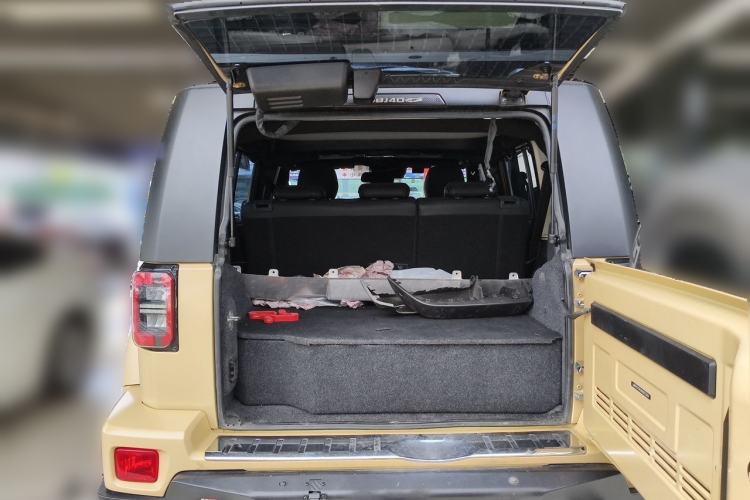 Used BAIC Off-Road BJ40 2019 2.3T Automatic Four-Wheel Drive Ring the Tower Champion Edition China VI Trunk