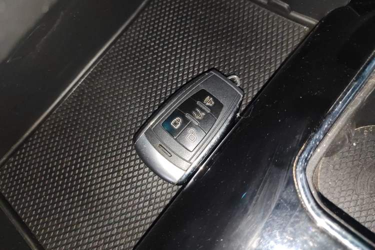 Used BAIC Off-Road BJ40 2019 2.3T Automatic Four-Wheel Drive Ring the Tower Champion Edition China VI Vehicle Key