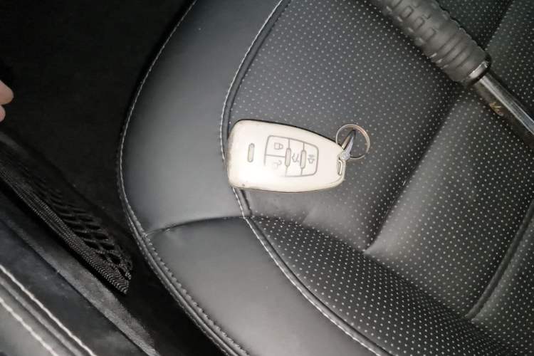 Used BAIC Off-Road BJ40 2019 2.3T Automatic Four-Wheel Drive Ring the Tower Champion Edition China VI Vehicle Key