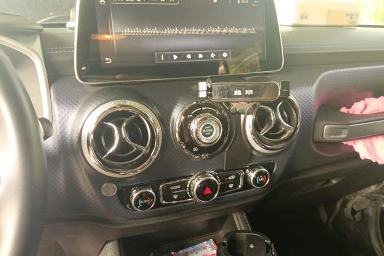 Used BAIC Off-Road BJ40 2020 2.0T Automatic Four-Wheel Drive Urban Hunter Edition Chivalrous Type Audio And AC Panel