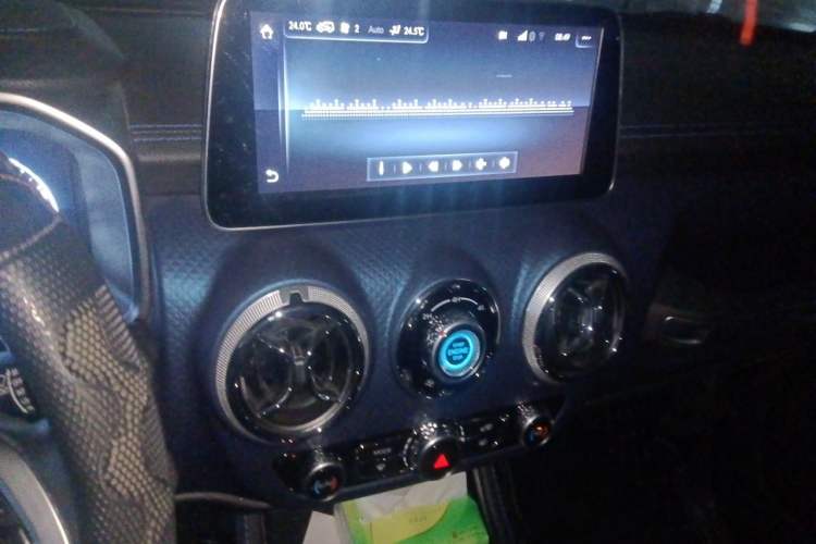 Used BAIC Off-Road BJ40 2020 2.0T Automatic Four-Wheel Drive Urban Hunter Edition Chivalrous Type Audio And AC Panel