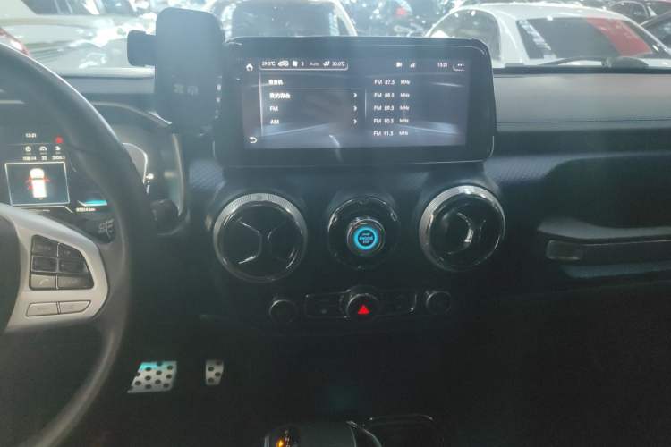 Used BAIC Off-Road BJ40 2020 2.0T Automatic Four-Wheel Drive Urban Hunter Edition Chivalrous Type Audio And AC Panel