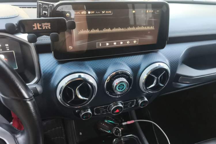 Used BAIC Off-Road BJ40 2020 2.0T Automatic Four-Wheel Drive Urban Hunter Edition Chivalrous Type Audio And AC Panel