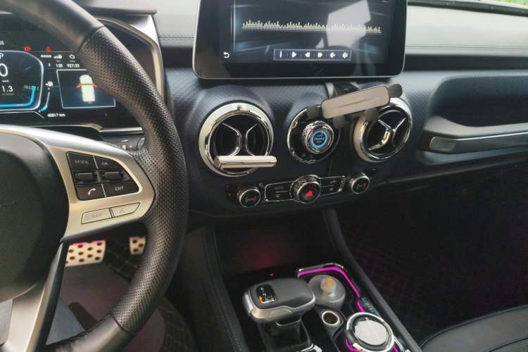 Used BAIC Off-Road BJ40 2020 2.0T Automatic Four-Wheel Drive Urban Hunter Edition Prestige Version Audio And AC Panel