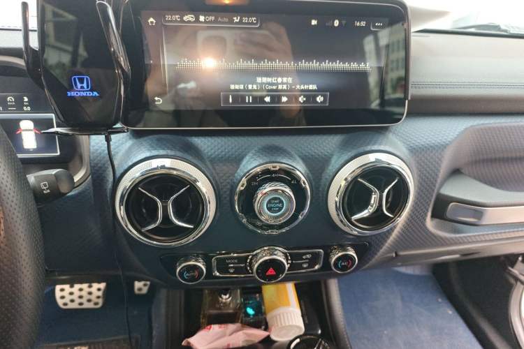 Used BAIC Off-Road BJ40 2020 2.0T Automatic Four-Wheel Drive Tribute Edition 2020 Xieke Version Audio And AC Panel