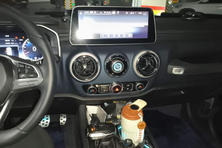 Used BAIC Off-Road BJ40 2020 2.0T Automatic Four-Wheel Drive Tribute Edition 2020 Xieke Version Audio And AC Panel