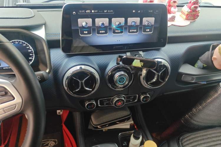 Used BAIC Off-Road BJ40 2020 2.0T Automatic Four-Wheel Drive Urban Hunter Edition Chivalrous Type Audio And AC Panel