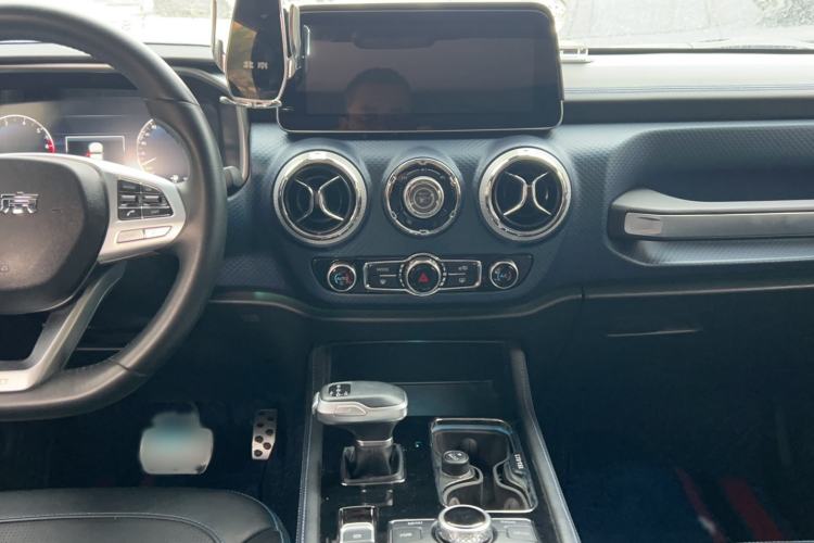 Used BAIC Off-Road BJ40 2020 2.0T Automatic Four-Wheel Drive Urban Hunter Edition Chivalrous Type Audio And AC Panel