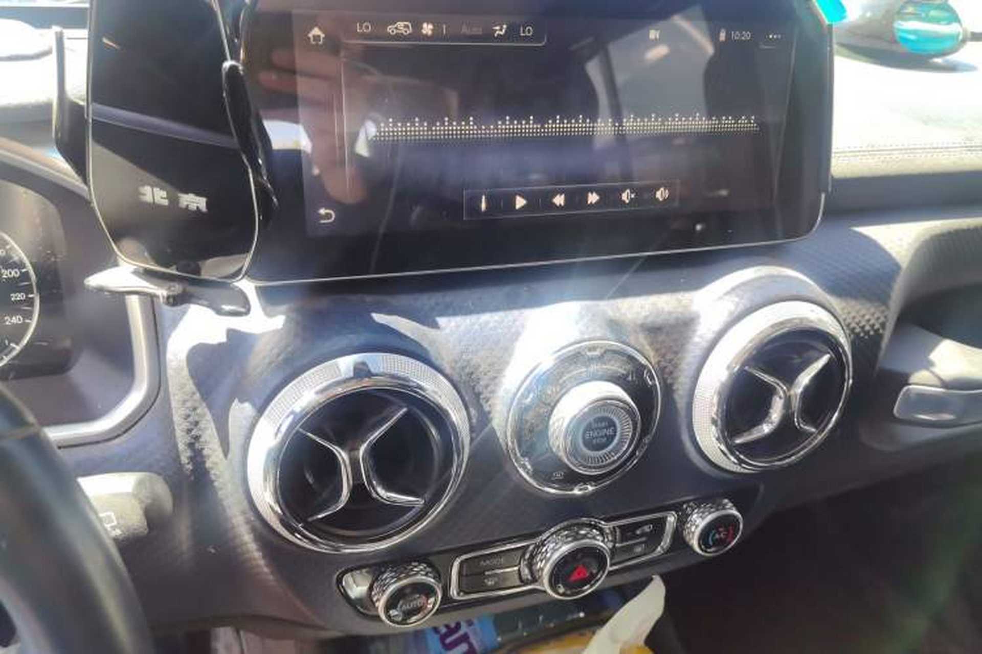 Used BAIC Off-Road BJ40 2020 2.0T Automatic Four-Wheel Drive Urban Hunter Edition Chivalrous Type Audio And AC Panel