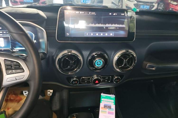 Used BAIC Off-Road BJ40 2020 2.0T Automatic Two-Wheel Drive Urban Hunter Edition Chivalrous Type Audio And AC Panel