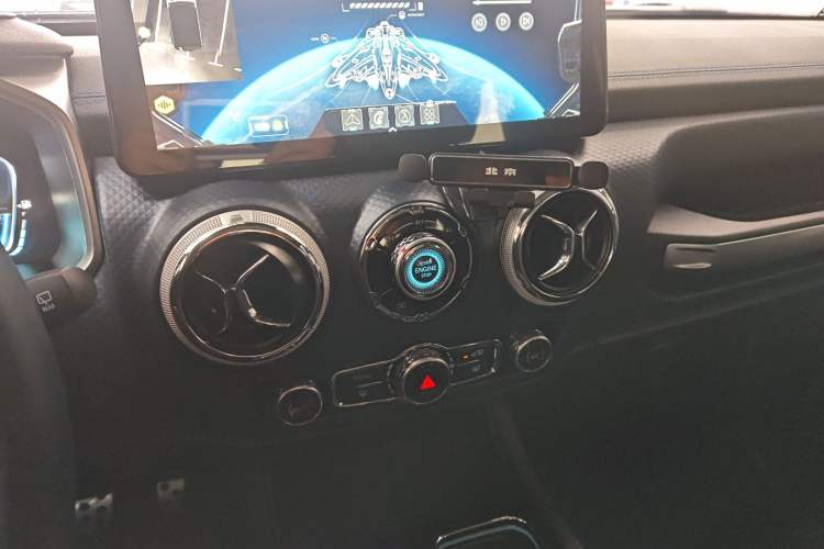 Used BAIC Off-Road BJ40 2020 2.0T Automatic Four-Wheel Drive Tribute Edition 2020 Xieke Version Audio And AC Panel