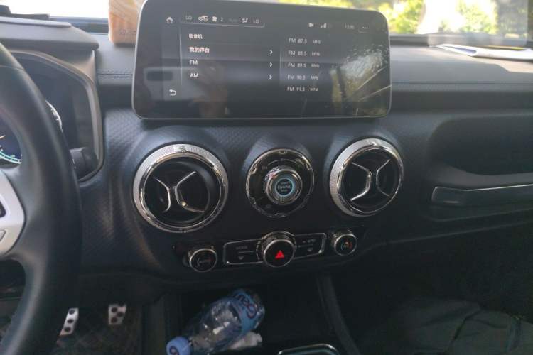 Used BAIC Off-Road BJ40 2020 2.0T Automatic Four-Wheel Drive Urban Hunter Edition Chivalrous Type Audio And AC Panel