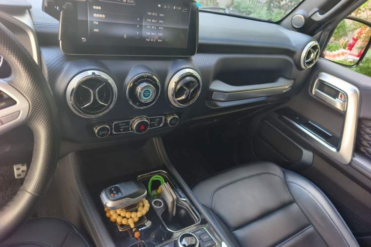 Used BAIC Off-Road BJ40 2020 2.0T Automatic Four-Wheel Drive Urban Hunter Edition Prestige Version Audio And AC Panel