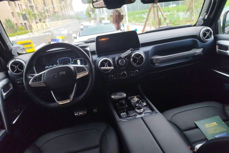 Used BAIC Off-Road BJ40 2020 2.0T Automatic Four-Wheel Drive Urban Hunter Edition Prestige Version Center Console