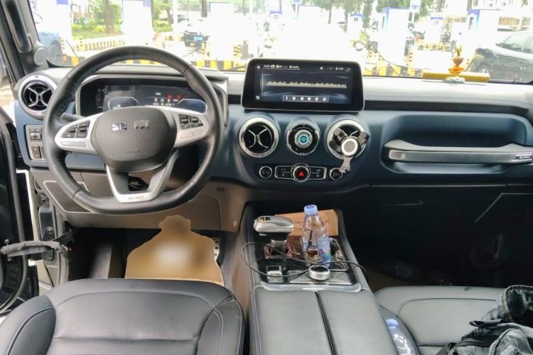 Used BAIC Off-Road BJ40 2020 2.0T Automatic Four-Wheel Drive Urban Hunter Edition Prestige Version Center Console