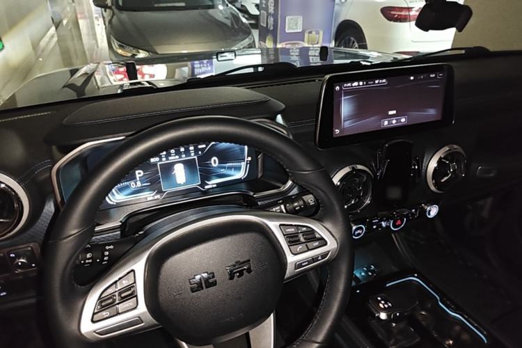Used BAIC Off-Road BJ40 2020 2.0T Automatic Four-Wheel Drive Urban Hunter Edition Chivalrous Type Center Console