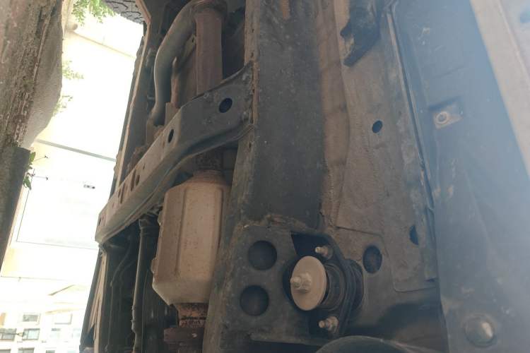 Used BAIC Off-Road BJ40 2020 2.0T Automatic Four-Wheel Drive Urban Hunter Edition Chivalrous Type Chassis Front Right