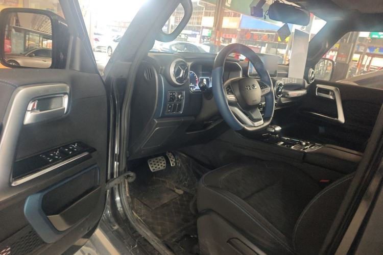 Used BAIC Off-Road BJ40 2020 2.0T Automatic Two-Wheel Drive Urban Hunter Edition Pioneer Version Driver Seat