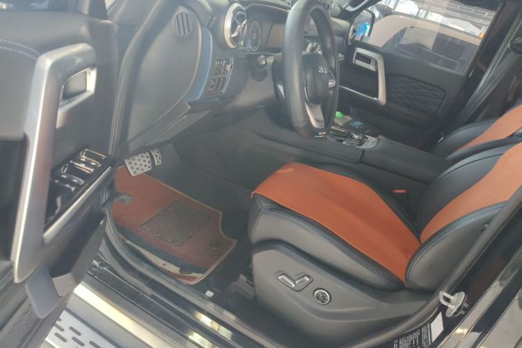 Used BAIC Off-Road BJ40 2020 2.0T Automatic Four-Wheel Drive Urban Hunter Edition Chivalrous Type Driver Seat