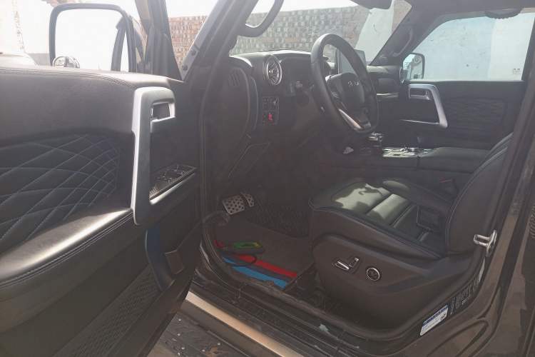 Used BAIC Off-Road BJ40 2020 2.0T Automatic Four-Wheel Drive Urban Hunter Edition Chivalrous Type Driver Seat