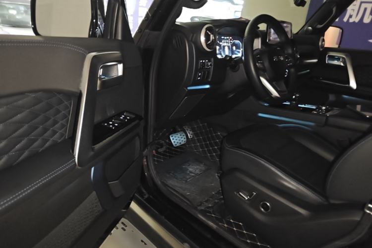 Used BAIC Off-Road BJ40 2020 2.0T Automatic Four-Wheel Drive Urban Hunter Edition Chivalrous Type Driver Seat