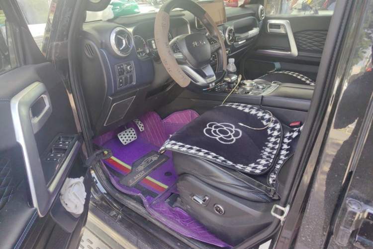 Used BAIC Off-Road BJ40 2020 2.0T Automatic Four-Wheel Drive Urban Hunter Edition Chivalrous Type Driver Seat