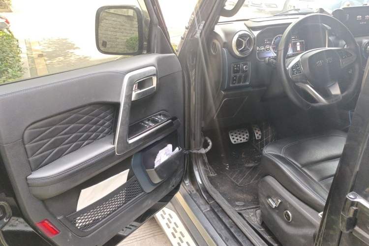 Used BAIC Off-Road BJ40 2020 2.0T Automatic Four-Wheel Drive Urban Hunter Edition Chivalrous Type Driver Seat