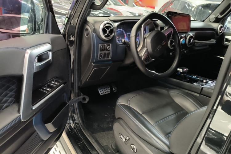 Used BAIC Off-Road BJ40 2020 2.0T Automatic Four-Wheel Drive Urban Hunter Edition Chivalrous Type Driver Seat