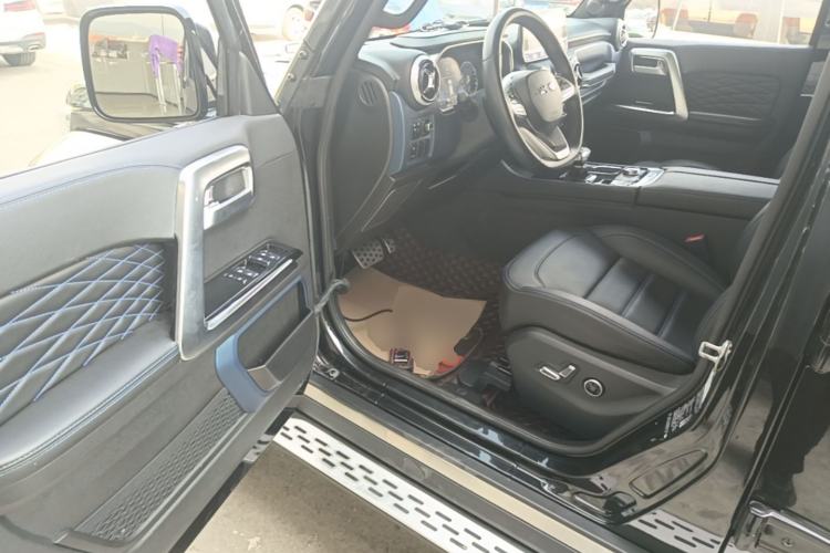 Used BAIC Off-Road BJ40 2020 2.0T Automatic Four-Wheel Drive Urban Hunter Edition Chivalrous Type Driver Seat