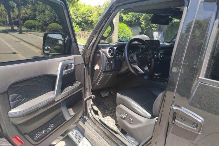 Used BAIC Off-Road BJ40 2020 2.0T Automatic Four-Wheel Drive Urban Hunter Edition Chivalrous Type Driver Seat