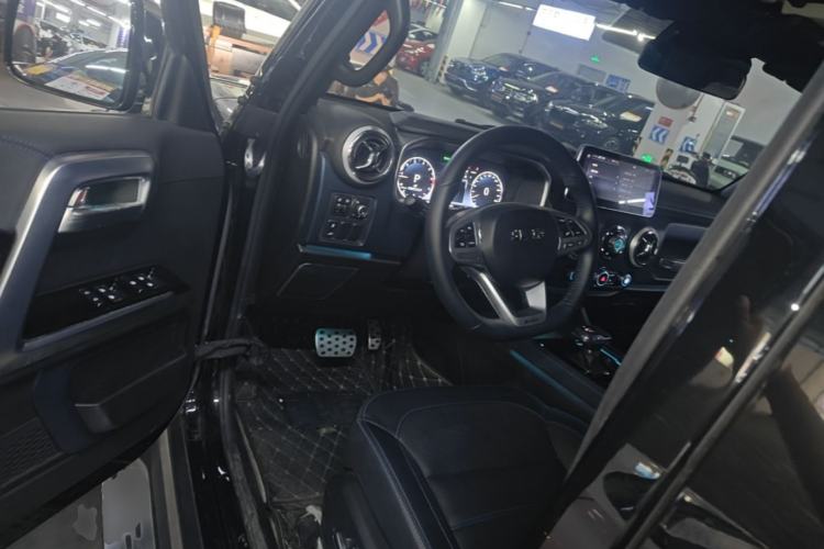 Used BAIC Off-Road BJ40 2020 2.0T Automatic Four-Wheel Drive Urban Hunter Edition Chivalrous Type Driver Seat