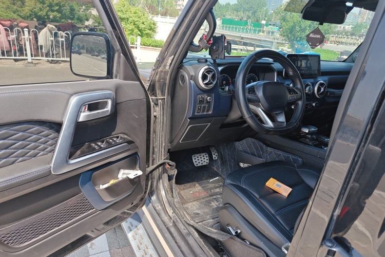 Used BAIC Off-Road BJ40 2020 2.0T Automatic Four-Wheel Drive Urban Hunter Edition Chivalrous Type Driver Seat