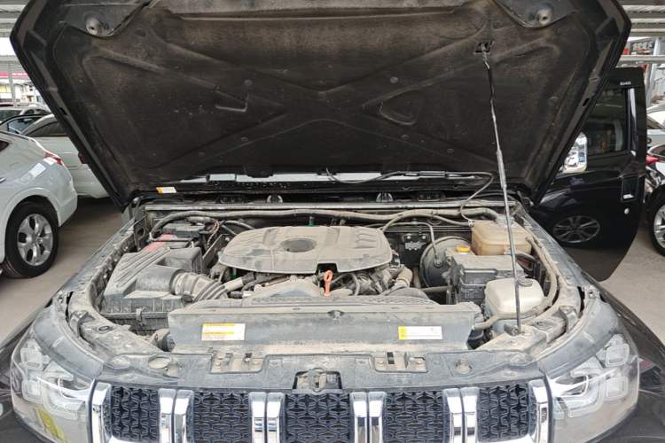 Used BAIC Off-Road BJ40 2020 2.0T Automatic Four-Wheel Drive Urban Hunter Edition Chivalrous Type Engine Bay
