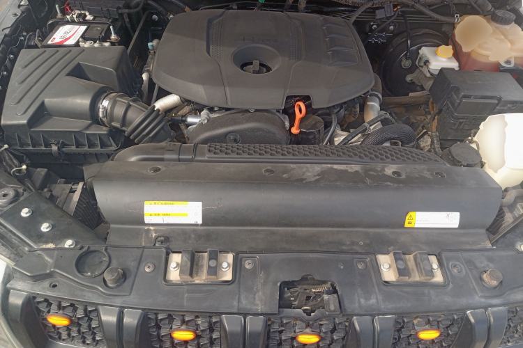 Used BAIC Off-Road BJ40 2020 2.0T Automatic Four-Wheel Drive Urban Hunter Edition Chivalrous Type Engine Bay