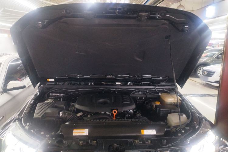 Used BAIC Off-Road BJ40 2020 2.0T Automatic Four-Wheel Drive Urban Hunter Edition Chivalrous Type Engine Bay