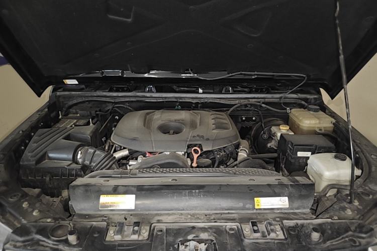 Used BAIC Off-Road BJ40 2020 2.0T Automatic Four-Wheel Drive Urban Hunter Edition Chivalrous Type Engine Bay