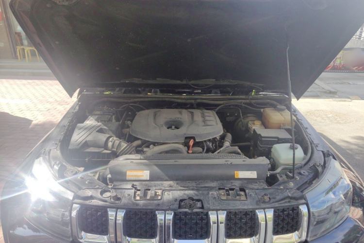 Used BAIC Off-Road BJ40 2020 2.0T Automatic Four-Wheel Drive Urban Hunter Edition Chivalrous Type Engine Bay