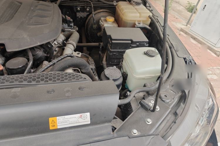 Used BAIC Off-Road BJ40 2020 2.0T Automatic Four-Wheel Drive Urban Hunter Edition Chivalrous Type Engine Bay Left