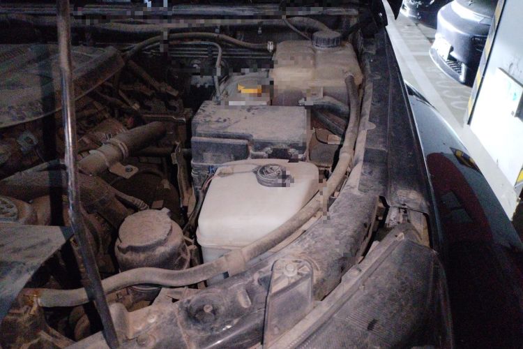 Used BAIC Off-Road BJ40 2020 2.0T Automatic Four-Wheel Drive Urban Hunter Edition Chivalrous Type Engine Bay Left