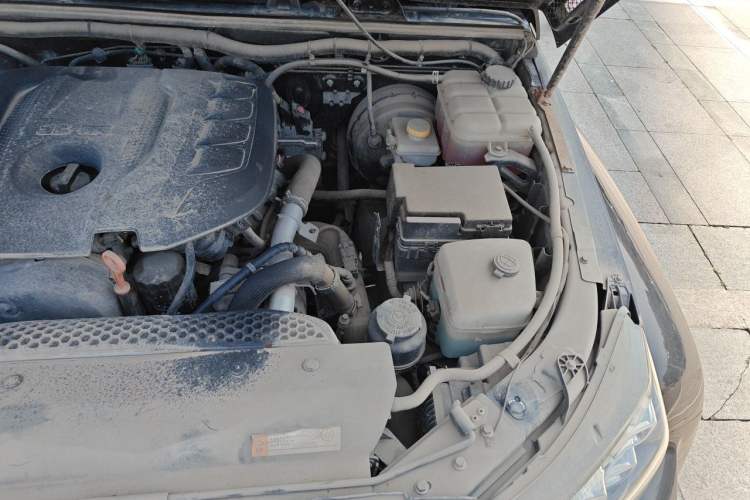 Used BAIC Off-Road BJ40 2020 2.0T Automatic Four-Wheel Drive Urban Hunter Edition Chivalrous Type Engine Bay Left