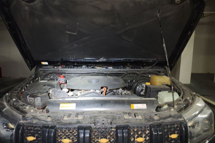 Used BAIC Off-Road BJ40 2020 2.0T Automatic Four-Wheel Drive Urban Hunter Edition Chivalrous Type Engine Bay