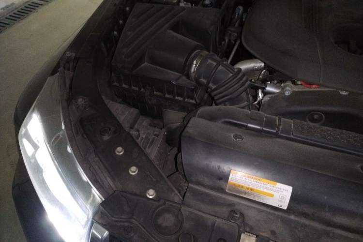 Used BAIC Off-Road BJ40 2020 2.0T Automatic Two-Wheel Drive Urban Hunter Edition Chivalrous Type Engine Bay Right