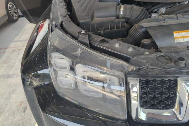Used BAIC Off-Road BJ40 2020 2.0T Automatic Four-Wheel Drive Urban Hunter Edition Chivalrous Type Engine Bay Right