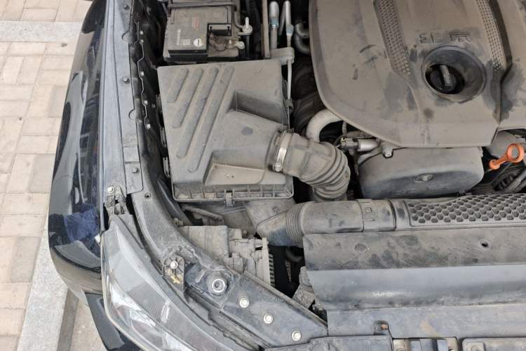 Used BAIC Off-Road BJ40 2020 2.0T Automatic Four-Wheel Drive Tribute Edition 2020 Xieke Version Engine Bay Right