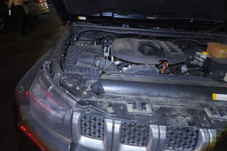 Used BAIC Off-Road BJ40 2020 2.0T Automatic Four-Wheel Drive Urban Hunter Edition Chivalrous Type Engine Bay Right