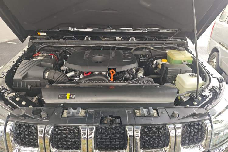 Used BAIC Off-Road BJ40 2020 2.0T Automatic Four-Wheel Drive Tribute Edition 2020 Xieke Version Engine Bay