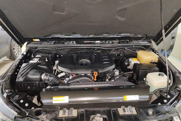 Used BAIC Off-Road BJ40 2020 2.0T Automatic Four-Wheel Drive Urban Hunter Edition Chivalrous Type Engine Bay