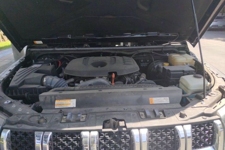Used BAIC Off-Road BJ40 2020 2.0T Automatic Four-Wheel Drive Urban Hunter Edition Chivalrous Type Engine Bay